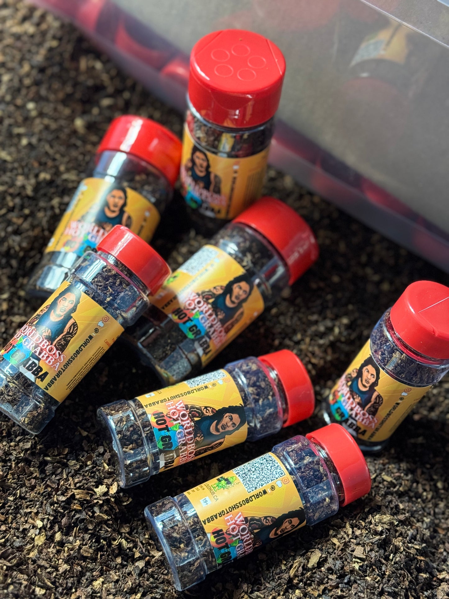 FULL BOX OF 48 WORLD BOSS HOT GRABBA SHAKERS